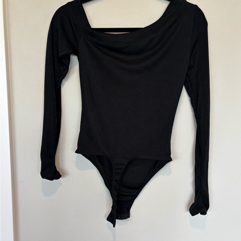 Free People Black Off-Shoulder Long Sleeve Bodysuit 045 - Picture 2 of 5
